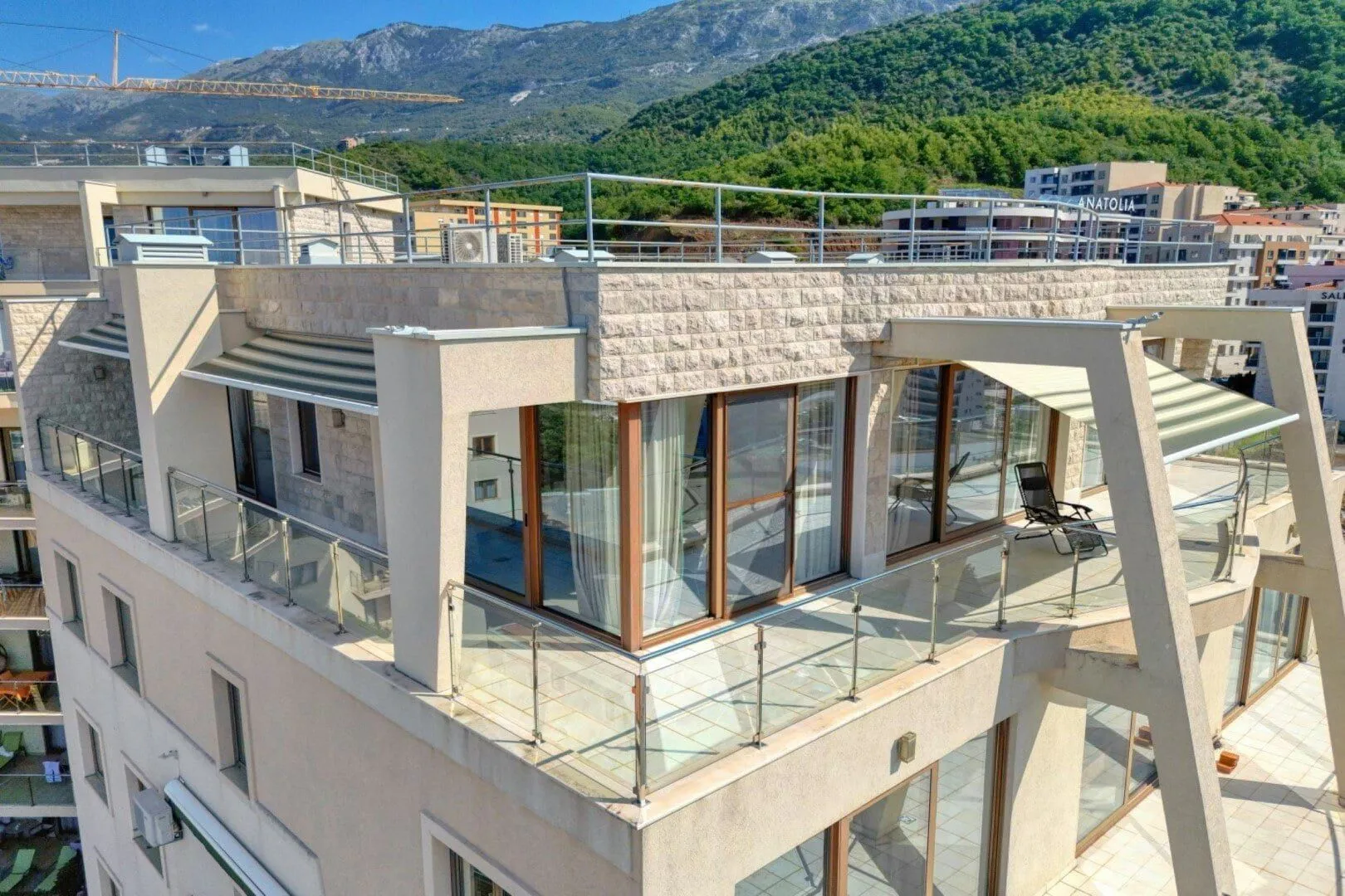Sale, three bedroom apartment, 199m², Bečići, Budva