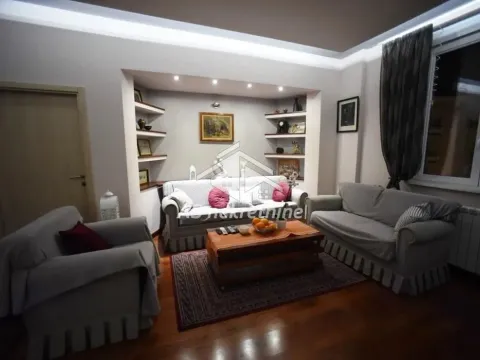 Izdavanje, trosoban stan, 80m², Stari Grad, Beograd - image 4