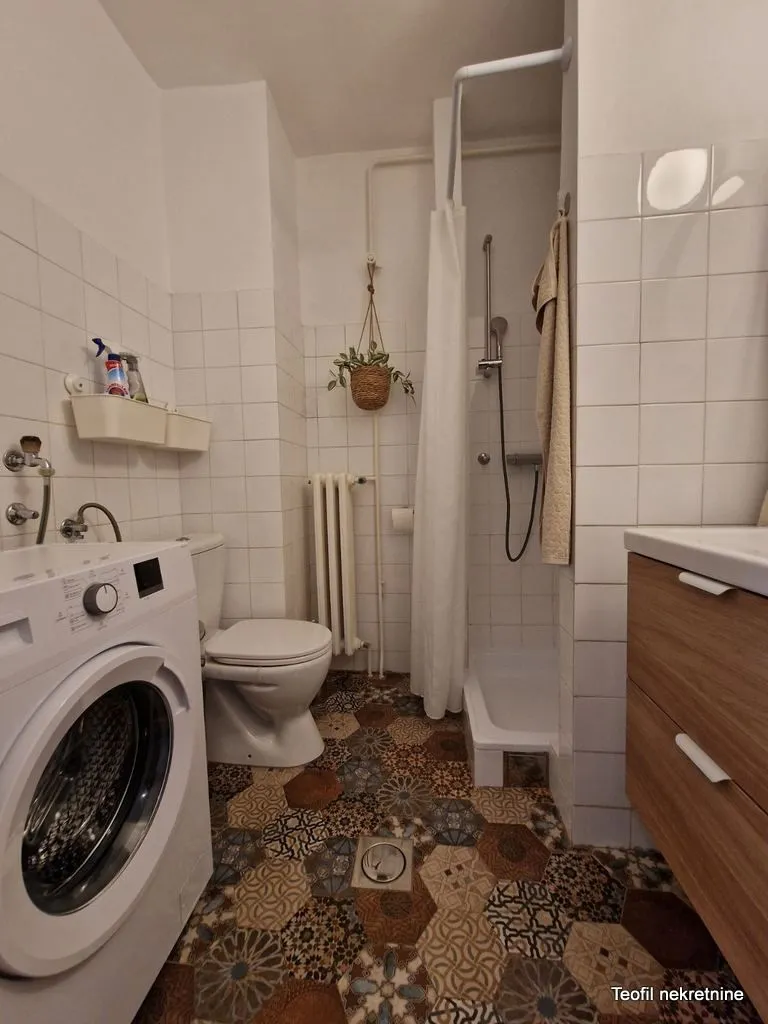 Izdavanje, garsonjera, 33m², Stari Grad, Beograd