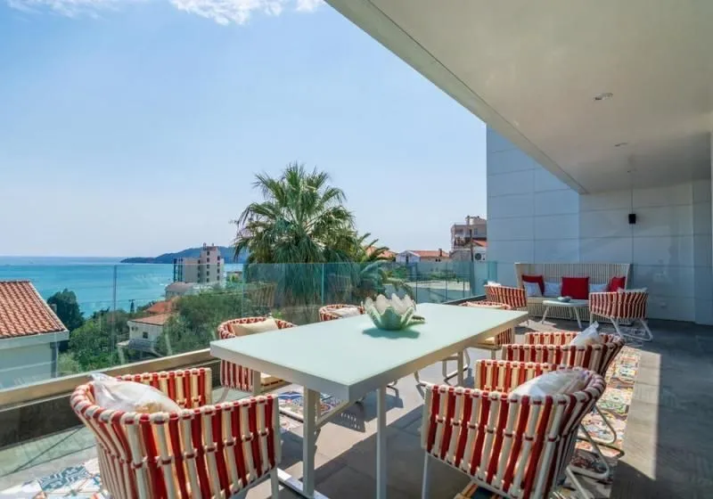 Sale, house, 831m², Bečići, Budva