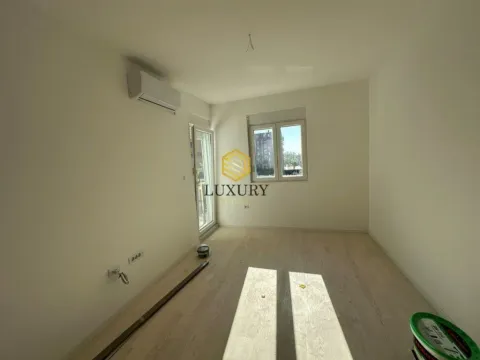 Prodaja, jednosoban stan, 38m², Kod Big Fashion-a, Podgorica - image 5