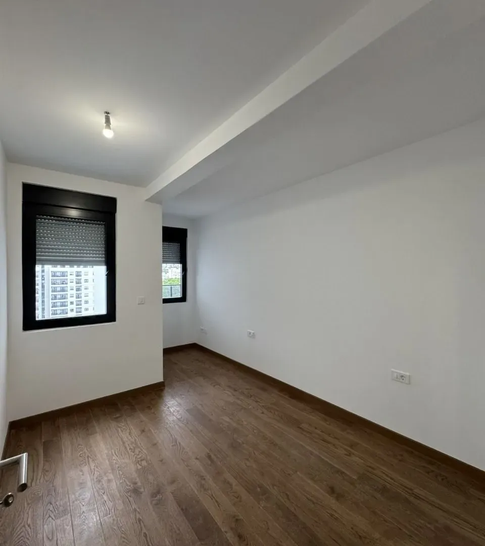 Izdavanje, dvosoban stan, 64m², Kruševac, Podgorica