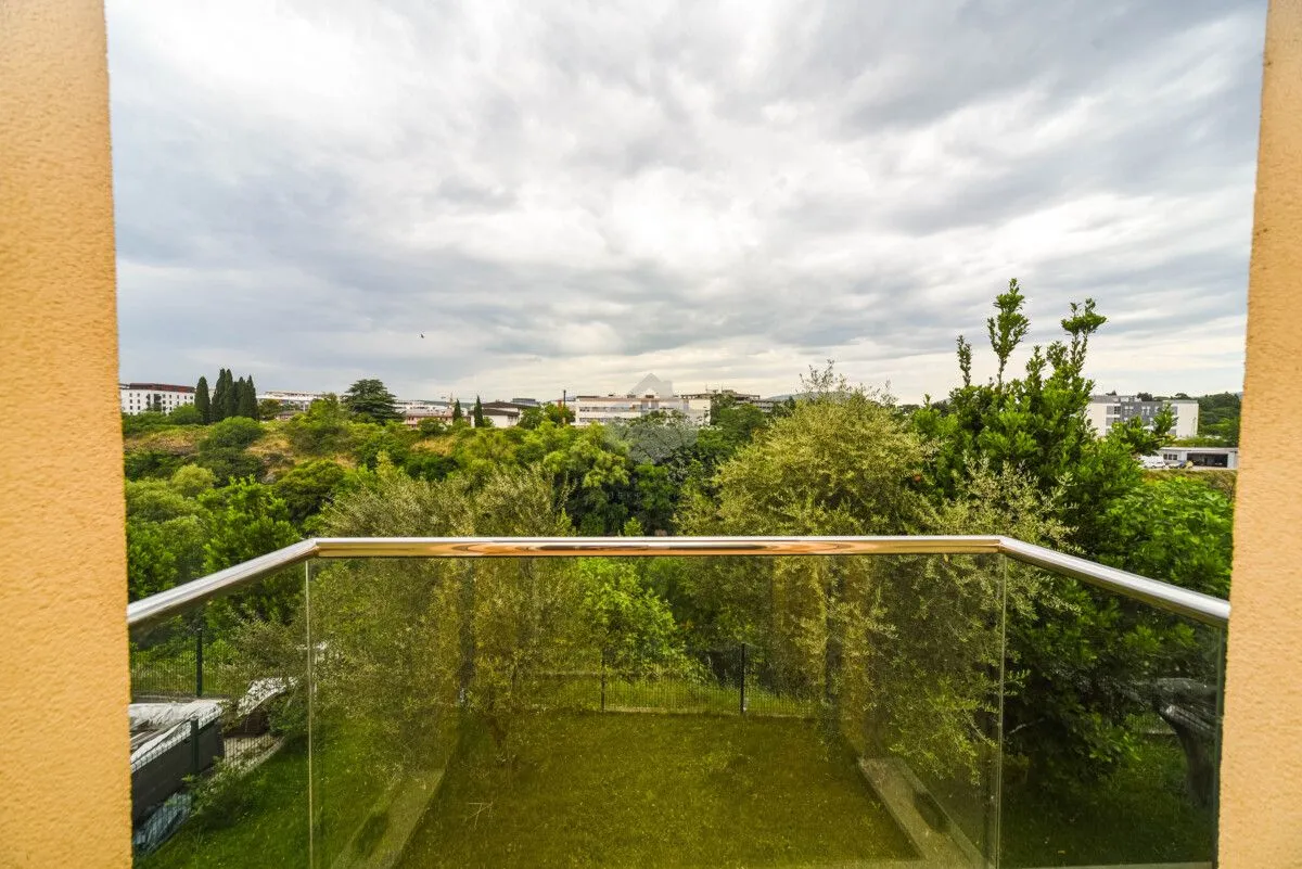 Izdavanje, trosoban stan, 77m², Zabjelo, Podgorica