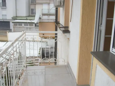 Izdavanje, stan, 117m², Senjak, Beograd - image 17