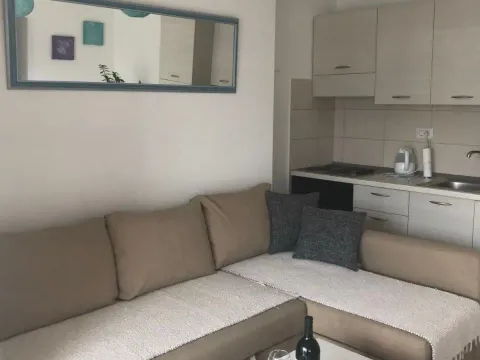Izdavanje, jednosoban stan, 38m², Đenovići, Herceg Novi - image 18