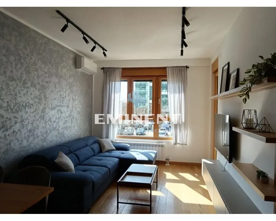 Izdavanje, dvosoban stan, 48m², Novi Beograd Blok 65, Novi Beograd Sve Podlokacije