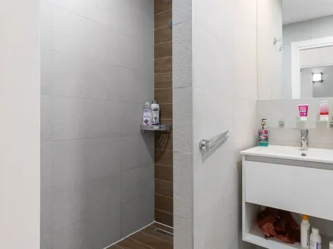 Prodaja, jednosoban stan, 36m², Tivat, Crna Gora - image 6