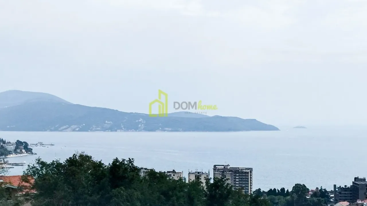 Prodaja, trosoban stan, 110m², Herceg Novi, Crna Gora