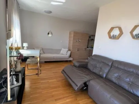 Sale, two bedroom apartment, 70m², Lazi, Budva - image 8