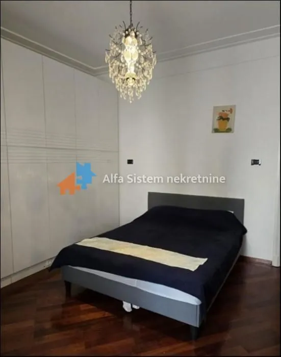 Izdavanje, trosoban stan, 86m², Kalenić Pijaca, Vračar Sve Podlokacije