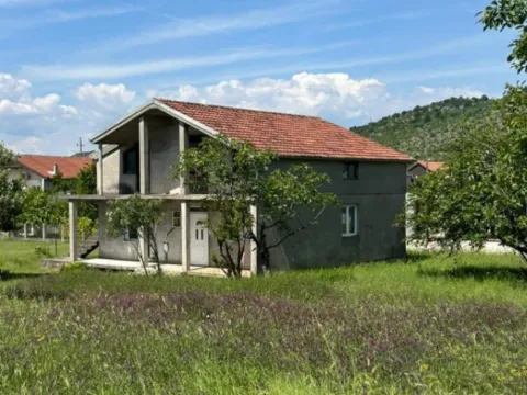 Prodaja, kuća, 202m², Zlatica, Podgorica - image 2