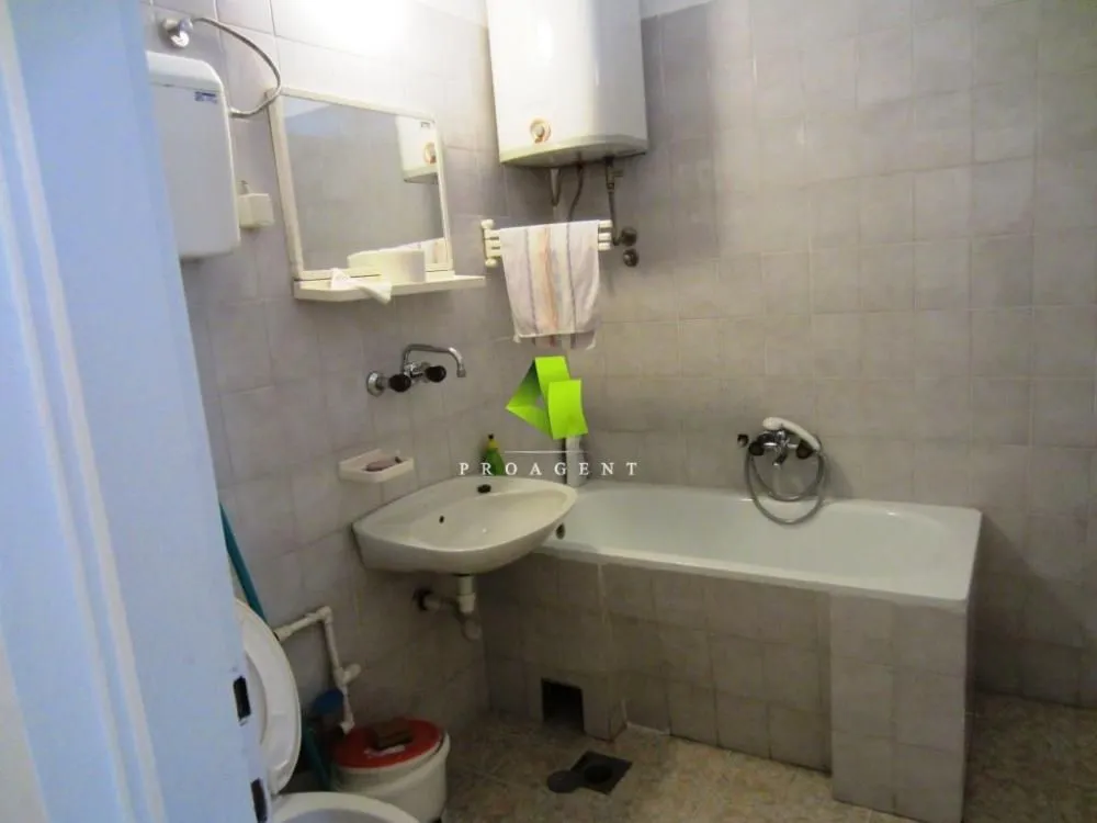 Rent, office space, 55m², Medijana, Niš