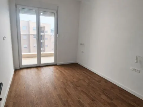 Prodaja, jednosoban stan, 47m², Stari Aerodrom, Podgorica - image 4