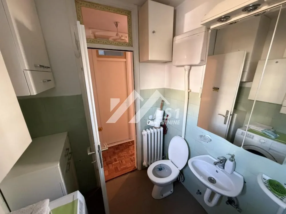 Izdavanje, dvosoban stan, 50m², Bulevar Oslobodjenja, Novi Sad Sve Podlokacije