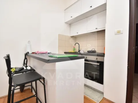 Izdavanje, garsonjera, 25m², City Kvart, Podgorica - image 4