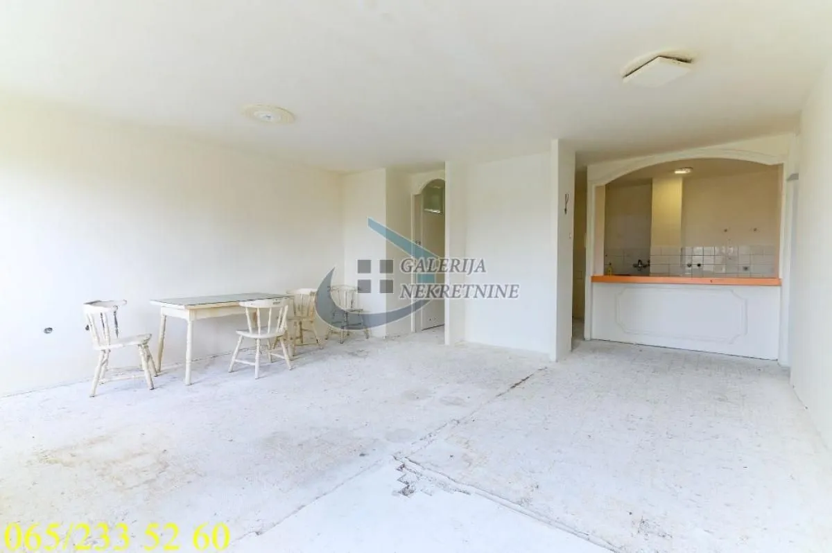 Prodaja, trosoban stan, 77m², Banjica, Voždovac Sve Podlokacije