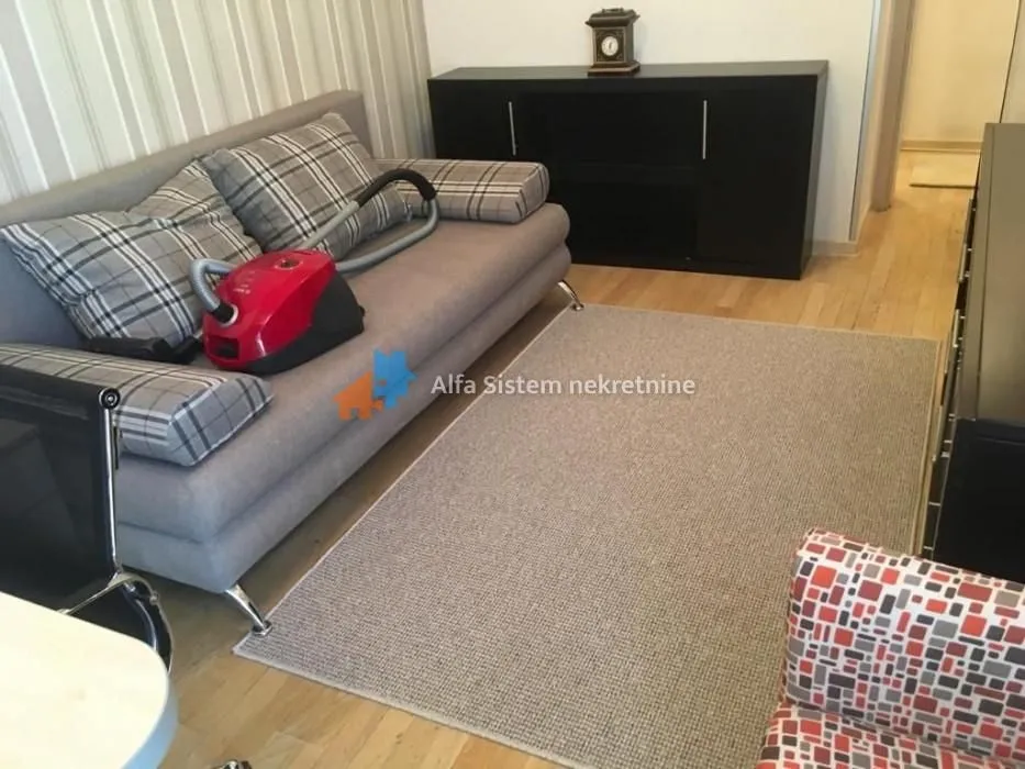 Rent, three bedroom apartment, 90m², Stari Grad, Beograd