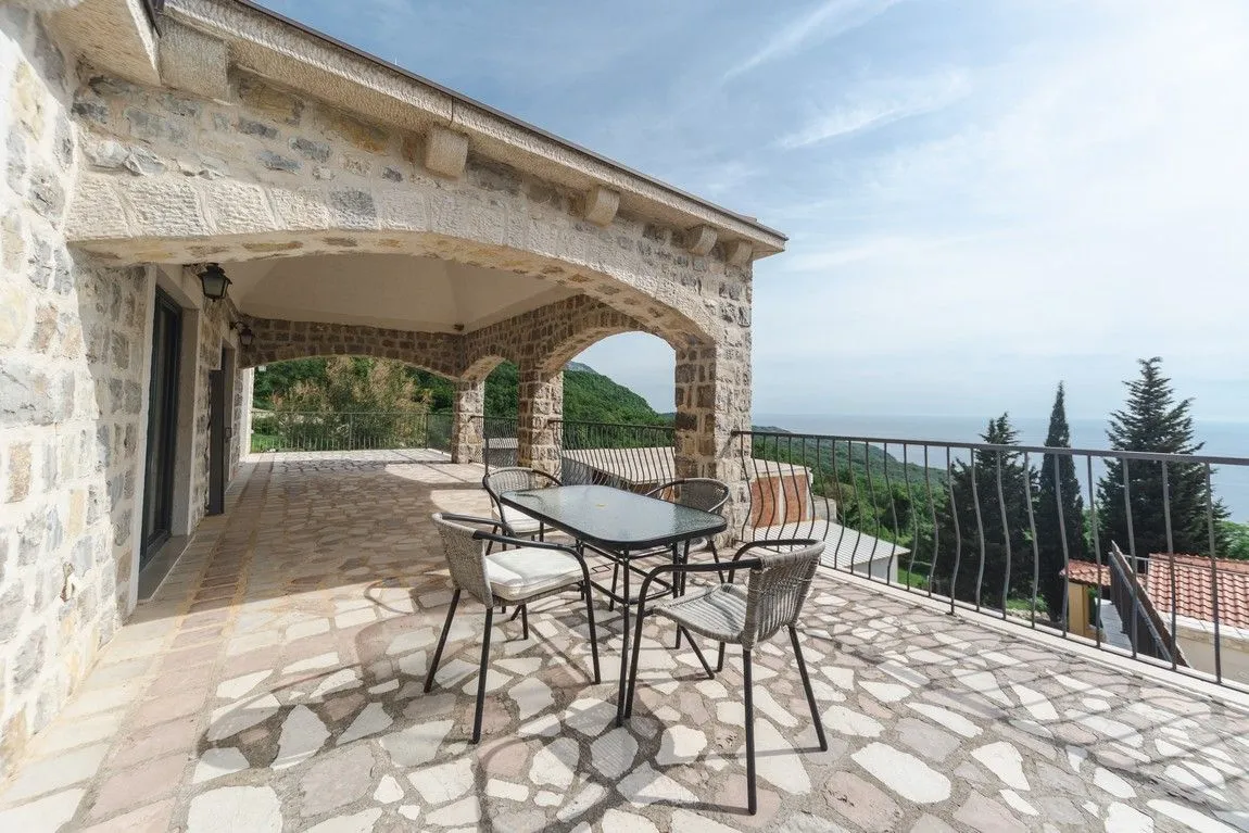 Sale, house, 458m², Kuljače, Budva