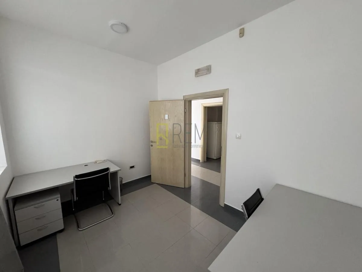 Rent, office space, 240m², Drač, Podgorica