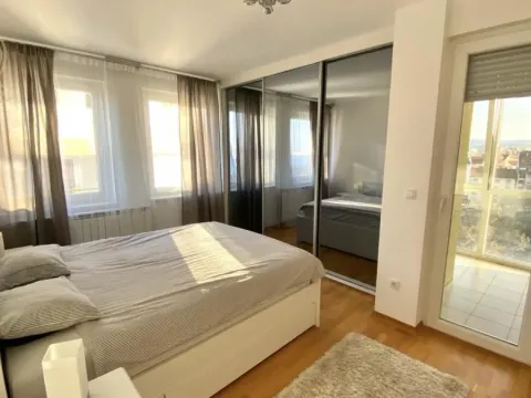 Izdavanje, trosoban stan, 80m², Stari grad, Novi Sad - image 6