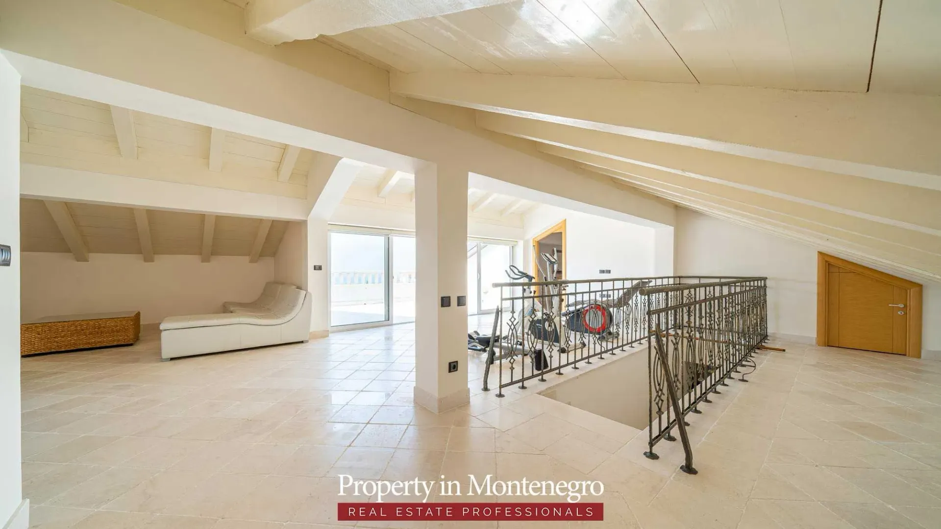 Sale, house, 971m², Petrovac, Budva