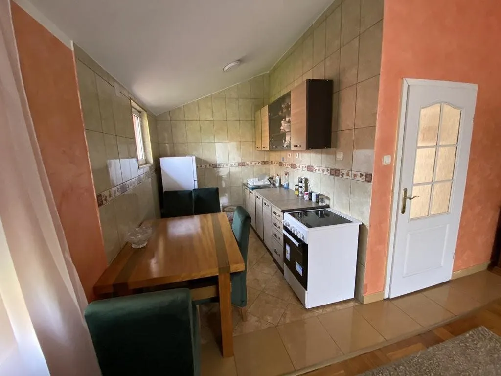 Rent, four bedroom apartment, 175m², Gornja Gorica, Podgorica