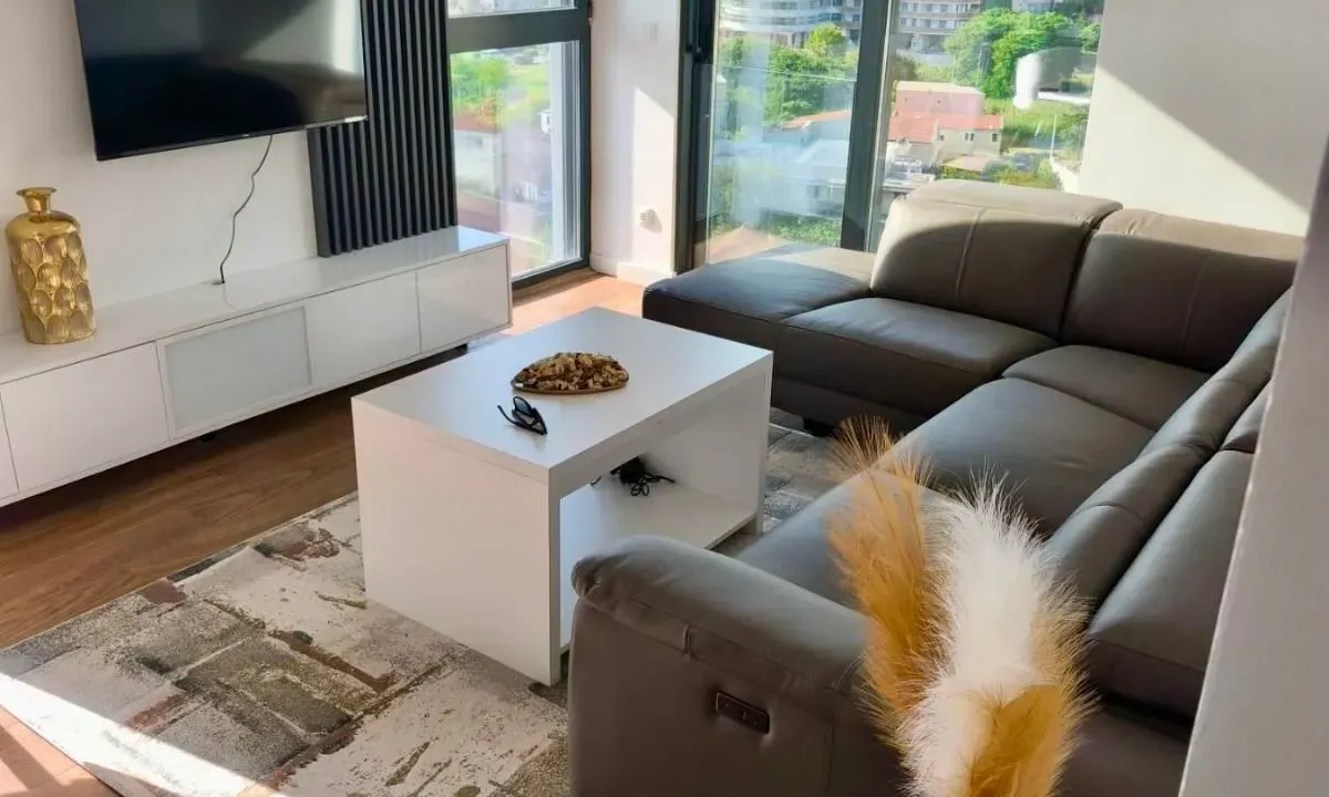 Rent, one bedroom apartment, 49m², Centar, Bar