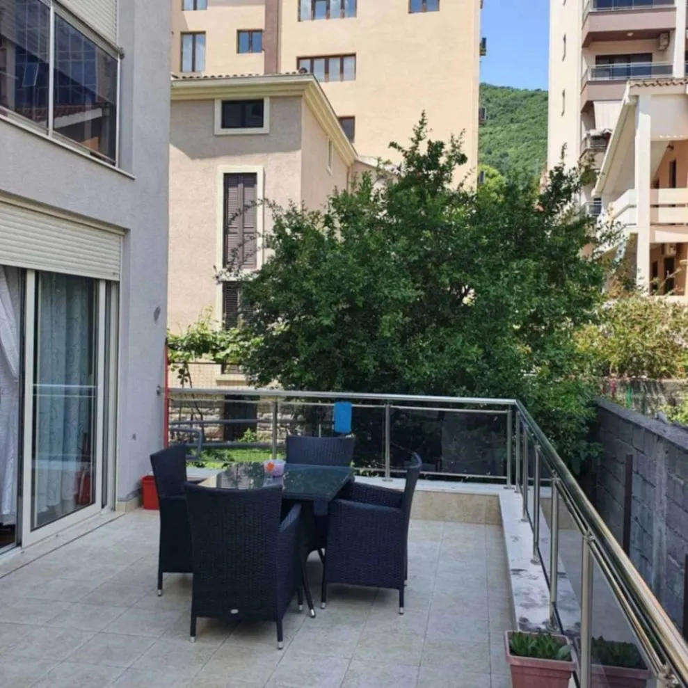 Sale, three bedroom apartment, 135m², Petrovac, Budva