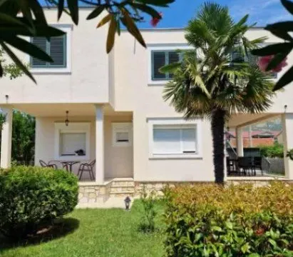 Izdavanje, kuća, 94m², Masline, Podgorica