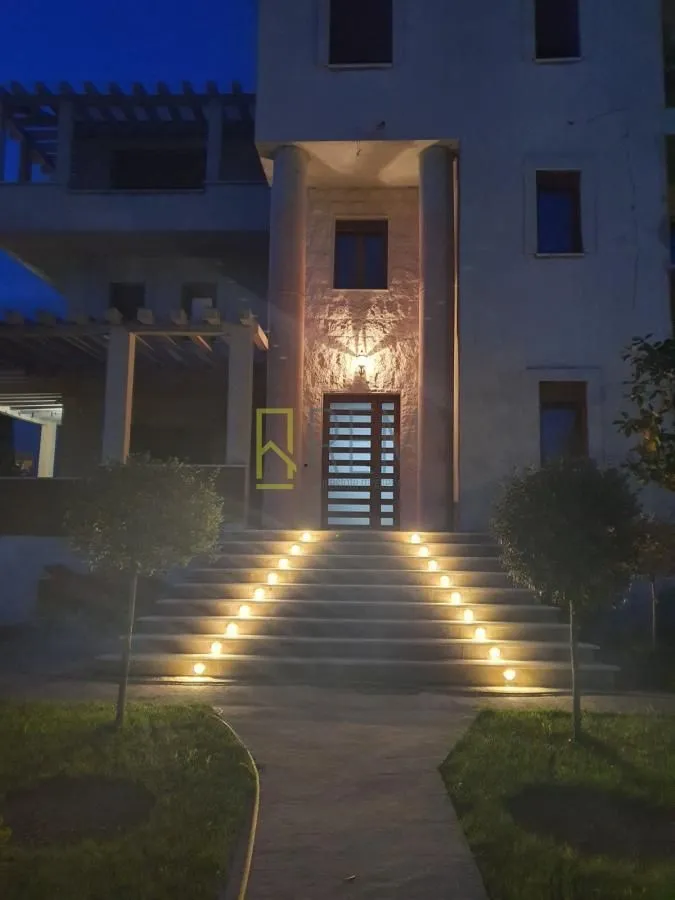 Rent, house, 850m², Donja Gorica, Podgorica