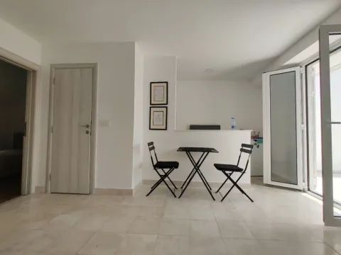 Sale, two bedroom apartment, 92m², Petrovac, Budva - image 11