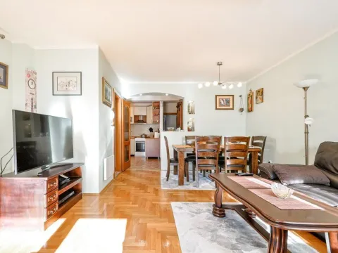 Sale, two bedroom apartment, 71m², Tivat, Crna Gora - image 3