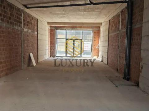 Izdavanje, jednosoban stan, 100m², Stari Aerodrom, Podgorica - image 1