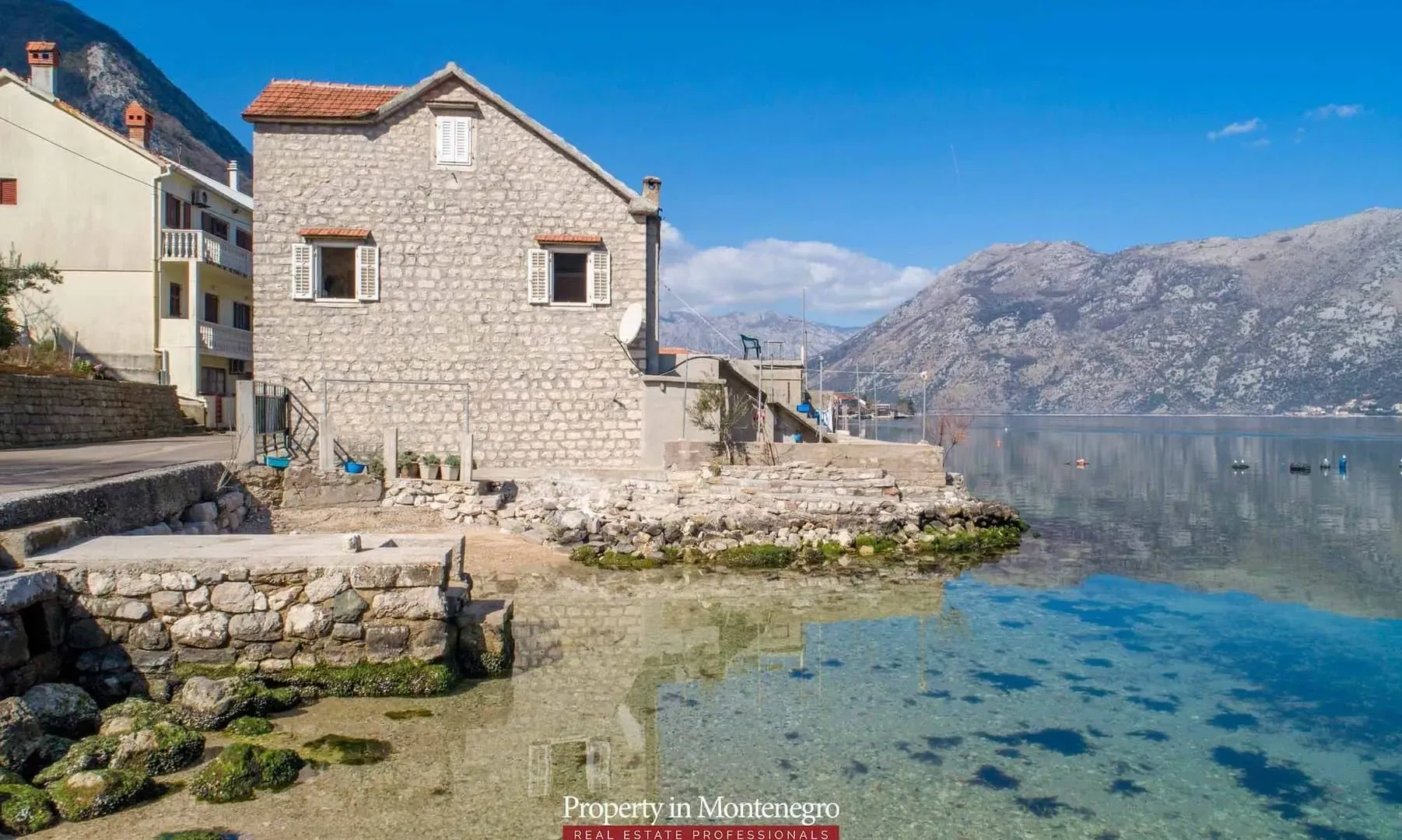 Sale, house, 100m², Prčanj, Kotor