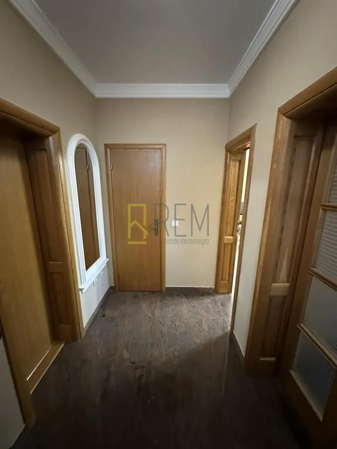 Rent, house, 170m², Gornja Gorica, Podgorica