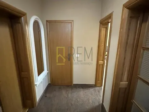 Izdavanje, kuća, 170m², Gornja Gorica, Podgorica - image 2