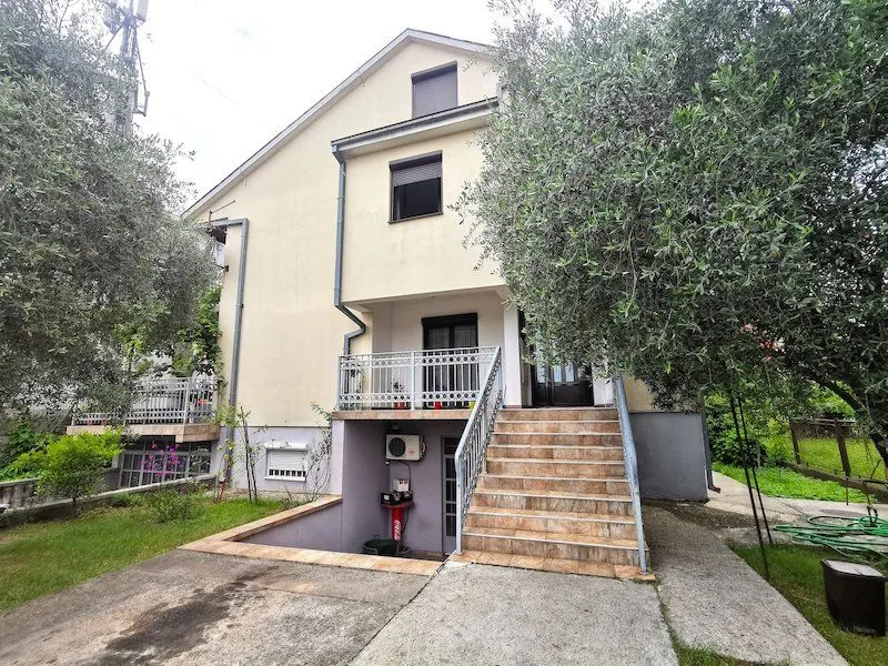 Prodaja, kuća, 160m², Masline, Podgorica
