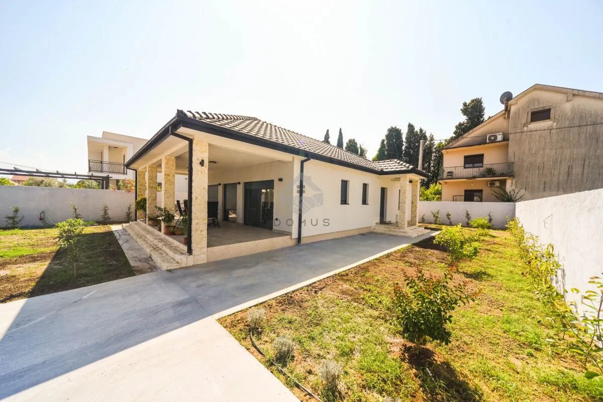 Prodaja, kuća, 130m², Tološi, Podgorica