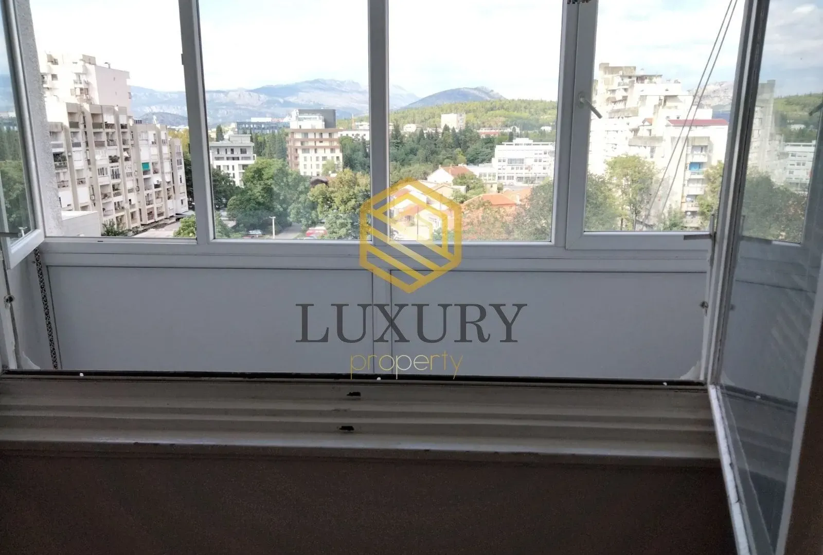 Izdavanje, garsonjera, 33m², Centar, Podgorica