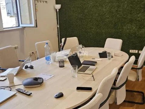 Izdavanje, poslovni prostor, 128m², Stari Grad, Beograd - image 2