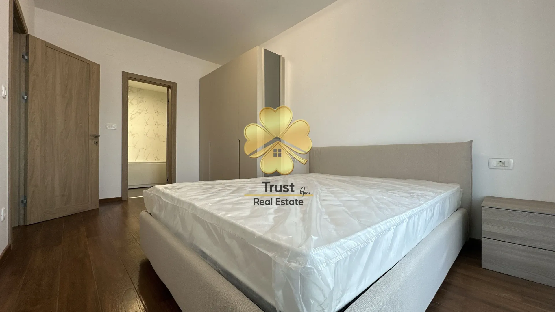 Rent, four bedroom apartment, 135m², Master Kvart, Podgorica