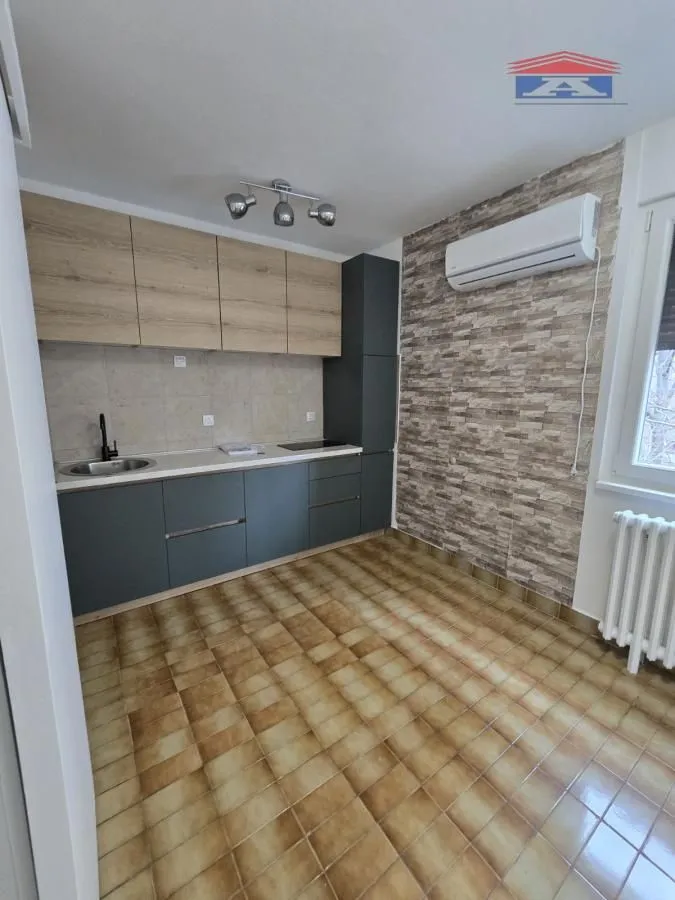 Izdavanje, jednosoban stan, 36m², Bulevar Oslobodjenja, Novi Sad Sve Podlokacije