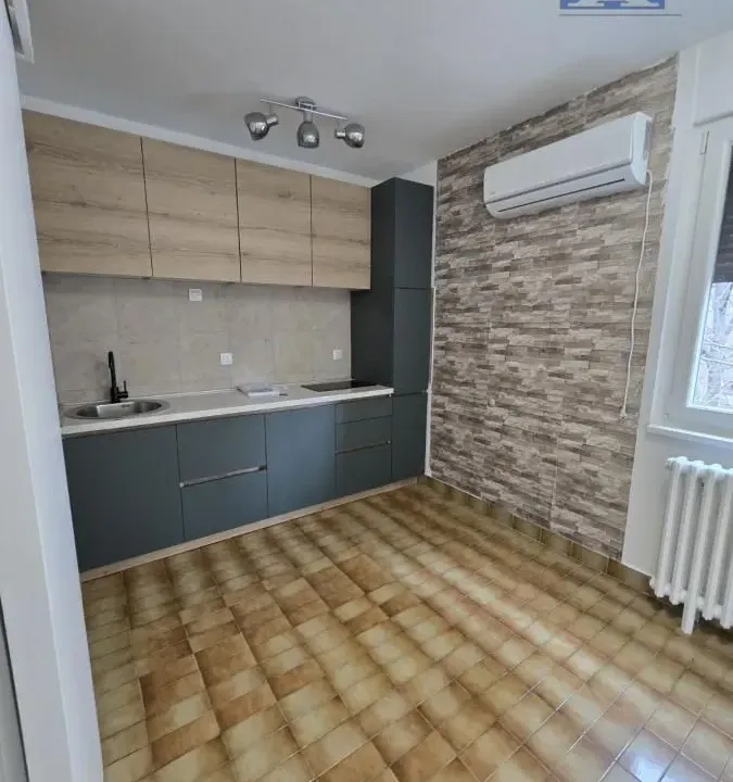 Izdavanje, jednosoban stan, 36m², Bulevar Oslobodjenja, Novi Sad Sve Podlokacije