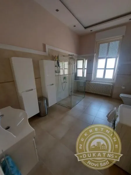 Prodaja, kuća, 187m², Sremska Kamenica, Petrovaradin