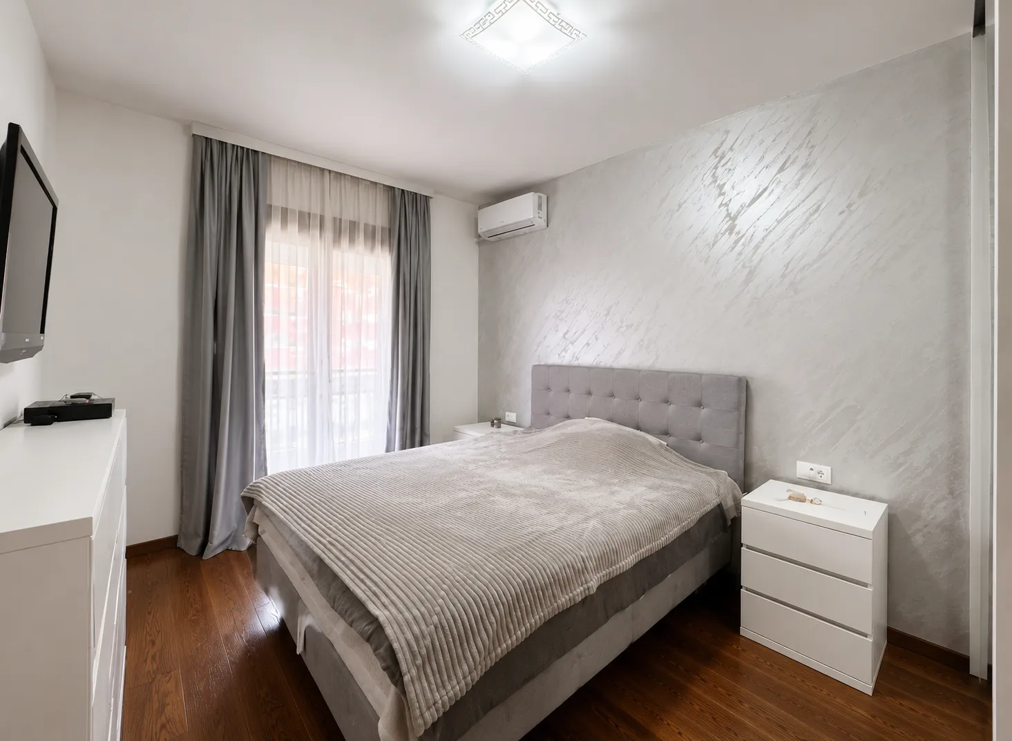 Izdavanje, dvosoban stan, 74m², Master Kvart, Podgorica