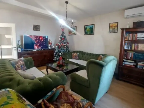 Prodaja, trosoban stan, 91m², Centar, Nikšić - image 1