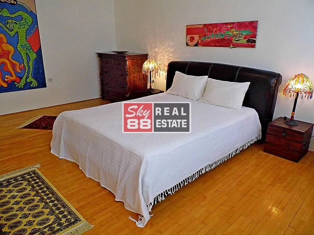 Rent, house, 400m², Zvezdara Sve Podlokacije, Beograd