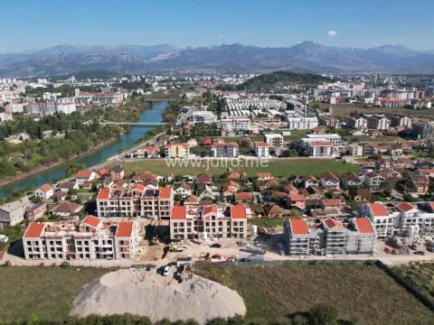 Prodaja, jednosoban stan, 98m², Podgorica, Crna Gora - image 9