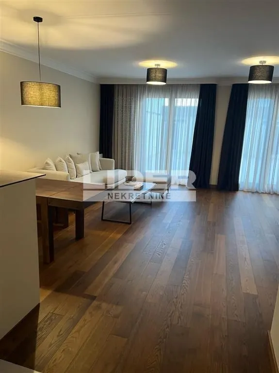 Izdavanje, trosoban stan, 75m², Čubura, Beograd