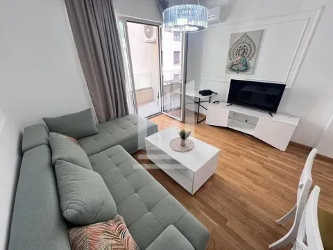 Prodaja, jednosoban stan, 43m², Bečići, Budva - image 1